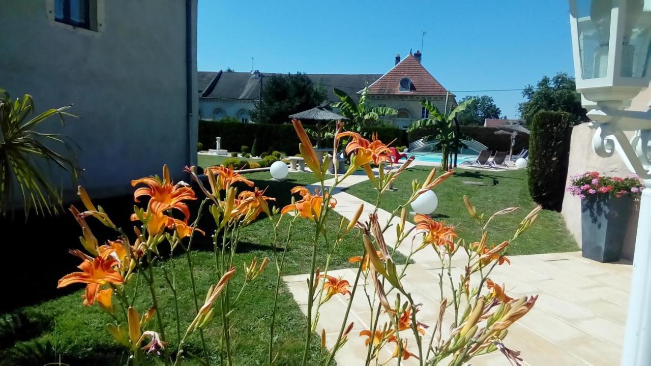 Le Domaine Des Papillons Hotel Beaujeu-Saint-Vallier-et-Pierrejux Exterior foto