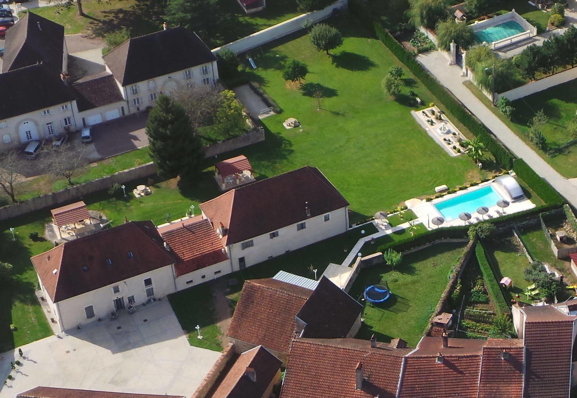 Le Domaine Des Papillons Hotel Beaujeu-Saint-Vallier-et-Pierrejux Exterior foto
