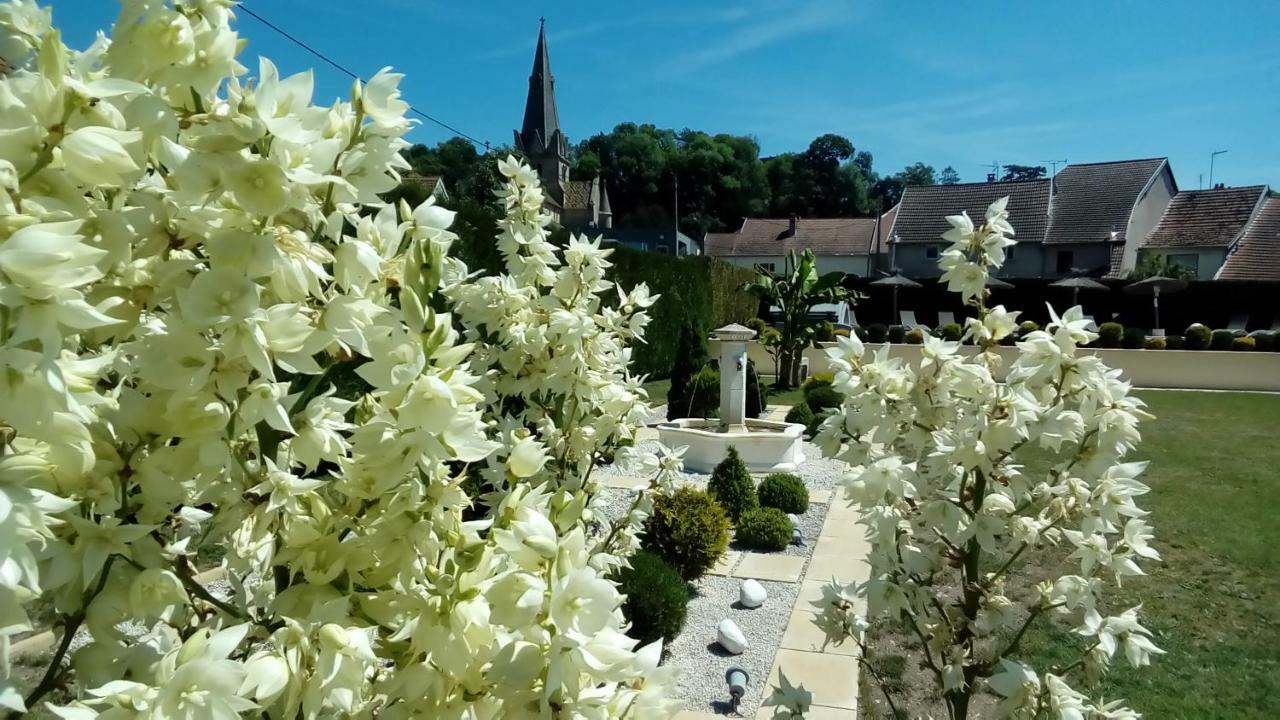 Le Domaine Des Papillons Hotel Beaujeu-Saint-Vallier-et-Pierrejux Exterior foto